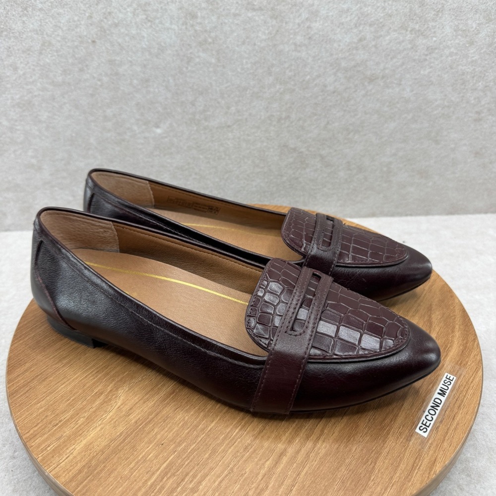 Vionic Savannah Flats Size 7 Brown Croc Embossed Leather Pointed Toe Loafers EUC
